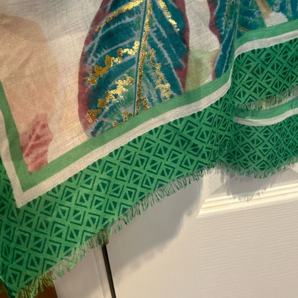 Floral and Gold Print Cover Up O/S - Picture 7 of 7